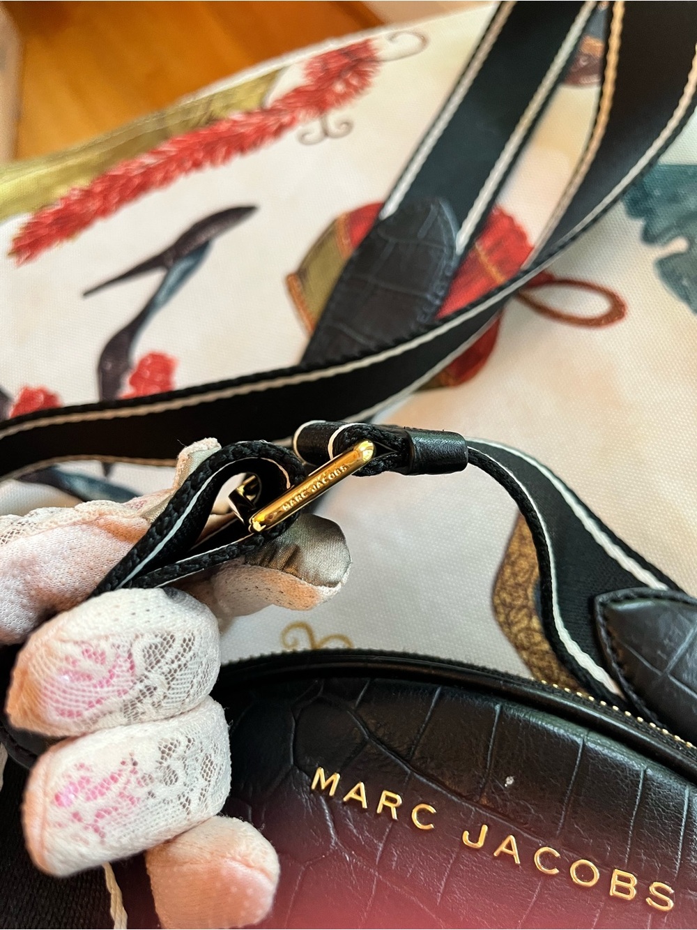 Marc Jacobs Black Rewind Croc-Embossed Oval Crossbody Bag w/Gold Hardware (EUC) - Picture 6 of 14